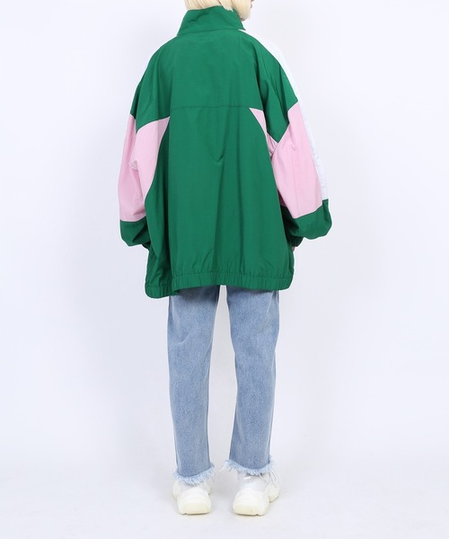 PUNYUS（プニュズ）の「切り替えナイロンジャケット（ナイロンジャケット・レディース・グリーン/ブラック/グレー・3/2/4）」の6枚目の写真