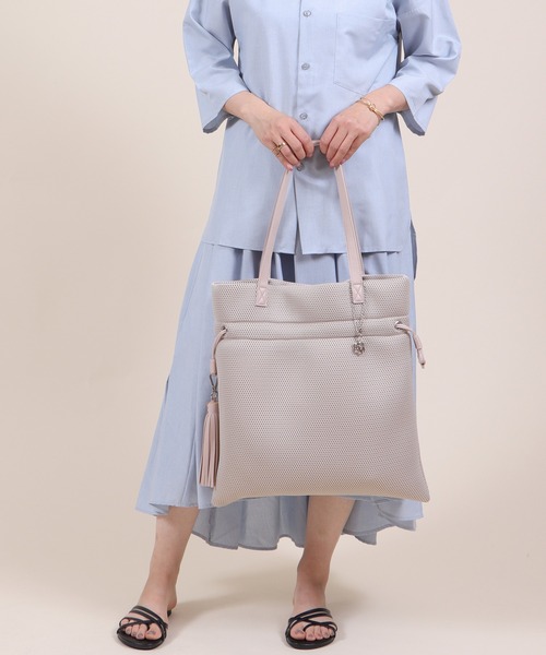 BASE（ベース）の「A4対応 巾着タイプ レディースショルダーバッグ（ショルダーバッグ・レディース・ホワイト/ベージュ/グレー/ネイビー/ブラック・FREE）」の18枚目の写真