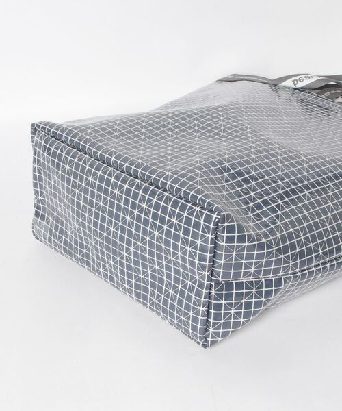 beautiful people（ビューティフルピープル）の「beautiful people-women plaid vinyl logotape should（ショルダーバッグ・レディース・グレー・FREE）」の4枚目の写真