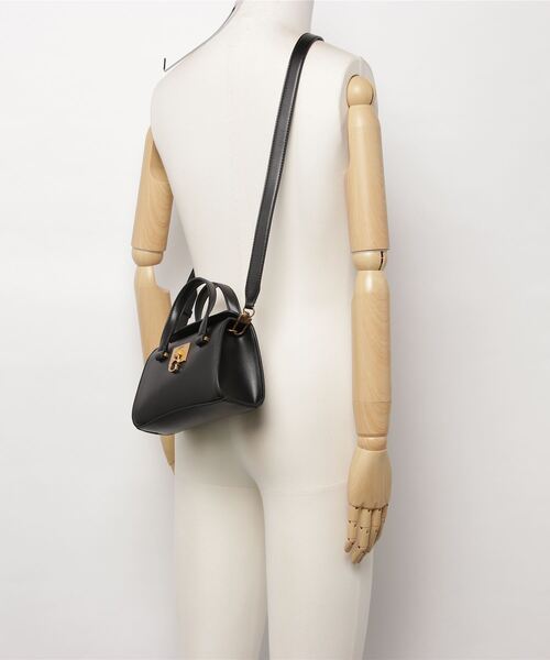 Guess（ゲス）の「STEPHI Mini Satchel（ハンドバッグ・レディース・ブラック・ONE SIZE）」の13枚目の写真