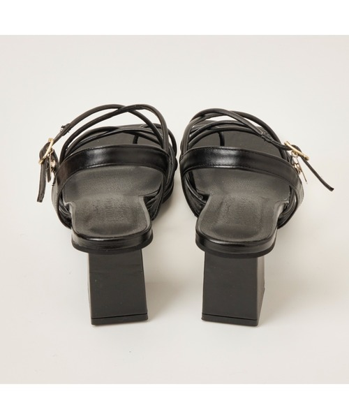 chumchum（チャムチャム）の「スクエアコードストラップサンダル（サンダル・レディース・ブラック/ホワイト・S/M/L/LL）」の6枚目の写真