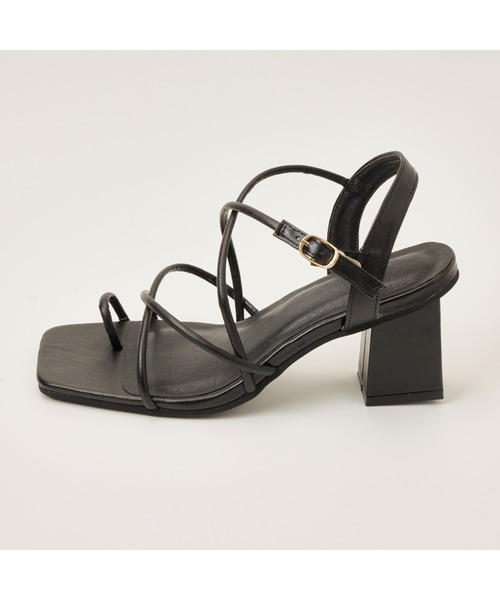 chumchum（チャムチャム）の「スクエアコードストラップサンダル（サンダル・レディース・ブラック/ホワイト・S/M/L/LL）」の4枚目の写真