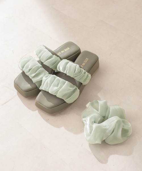 OLIVE des OLIVE(オリーブデオリーブ)の「シュシュ付きサンダル(サンダル・レディース・ブラック/オフホワイト/ミント/クリア・SMALL/MEDIUM/LARGE)」の3枚目の写真