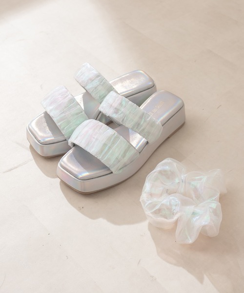 OLIVE des OLIVE(オリーブデオリーブ)の「シュシュ付きサンダル(サンダル・レディース・ブラック/オフホワイト/ミント/クリア・SMALL/MEDIUM/LARGE)」の4枚目の写真