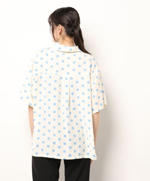 nemne store（ネンネストア）の「総柄開襟半袖シャツ（シャツ/ブラウス・レディース・イエロー/ホワイト系その他2/ネイビー/ホワイト系その他・フリー）」の21枚目の写真