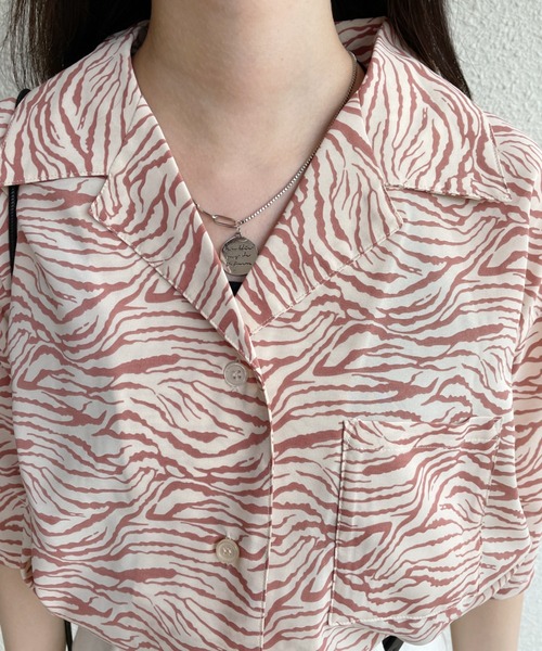 nemne store（ネンネストア）の「総柄開襟半袖シャツ（シャツ/ブラウス・レディース・イエロー/ホワイト系その他2/ネイビー/ホワイト系その他・フリー）」の9枚目の写真