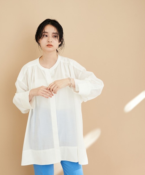 ADAM ET ROPE'（アダムエロペ）の「【WEB限定】バックリボンチュニックシャツ（シャツ/ブラウス・レディース・グリーン系その他/ブラック/ホワイト・FREE）」の2枚目の写真