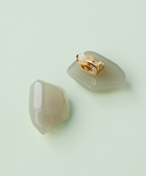 ear PAPILLONNER（イアパピヨネ）の「(WEB)コハクトウイヤリング（イヤリング・レディース・ダークグリーン/ピンク系その他/カーキ/グレー/ブルー・FREE）」の2枚目の写真