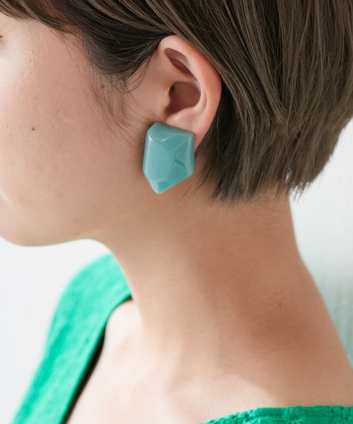 ear PAPILLONNER（イアパピヨネ）の「(WEB)コハクトウイヤリング（イヤリング・レディース・ダークグリーン/ピンク系その他/カーキ/グレー/ブルー・FREE）」の3枚目の写真