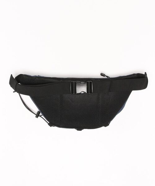 Dickies（ディッキーズ）の「Dickies　OUTLINE LOGO HOLD WAISTBAG（ボディバッグ/ウエストポーチ・メンズ・ブラック/ベージュ/ネイビー/オレンジ・FREE）」の5枚目の写真