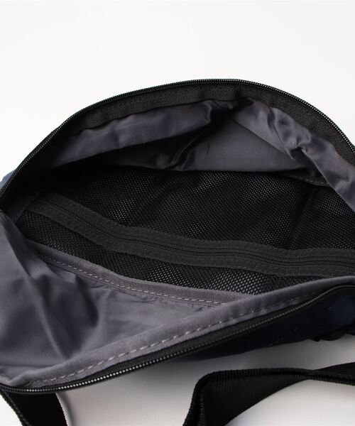 Dickies（ディッキーズ）の「Dickies　OUTLINE LOGO HOLD WAISTBAG（ボディバッグ/ウエストポーチ・メンズ・ブラック/ベージュ/ネイビー/オレンジ・FREE）」の7枚目の写真