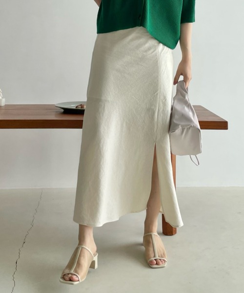 LOWRYS FARM（ローリーズファーム）の「アサコンスリットフレアスカート　344604（スカート・レディース・アイボリー/ボルドー/ブラック/ブラウン・MEDIUM/LARGE）」の2枚目の写真