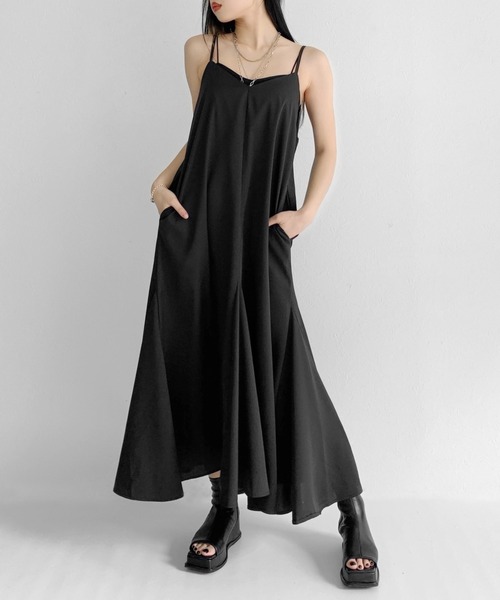 LVEU.(ラブユ.)の「Long flare camisole one-piece / ロングフレアキャミソールワンピース(ワンピース・レディース・ブルー/ブラック・FREE)」の1枚目の写真