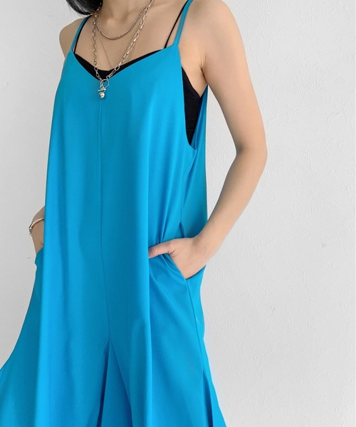LVEU.(ラブユ.)の「Long flare camisole one-piece / ロングフレアキャミソールワンピース(ワンピース・レディース・ブルー/ブラック・FREE)」の5枚目の写真