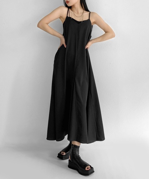 LVEU.(ラブユ.)の「Long flare camisole one-piece / ロングフレアキャミソールワンピース(ワンピース・レディース・ブルー/ブラック・FREE)」の9枚目の写真