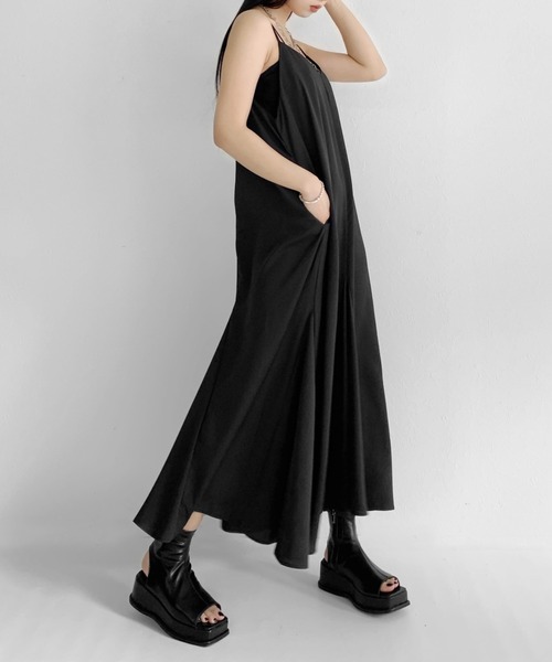 LVEU.(ラブユ.)の「Long flare camisole one-piece / ロングフレアキャミソールワンピース(ワンピース・レディース・ブルー/ブラック・FREE)」の10枚目の写真