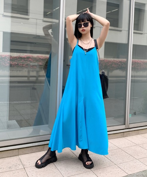 LVEU.(ラブユ.)の「Long flare camisole one-piece / ロングフレアキャミソールワンピース(ワンピース・レディース・ブルー/ブラック・FREE)」の14枚目の写真