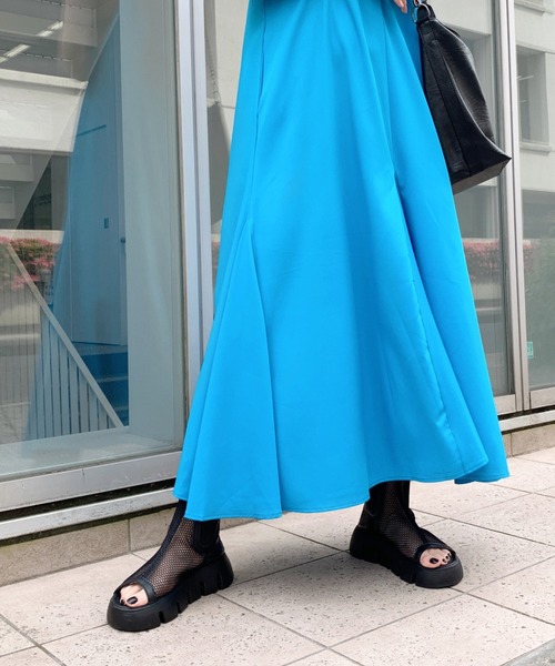 LVEU.(ラブユ.)の「Long flare camisole one-piece / ロングフレアキャミソールワンピース(ワンピース・レディース・ブルー/ブラック・FREE)」の18枚目の写真