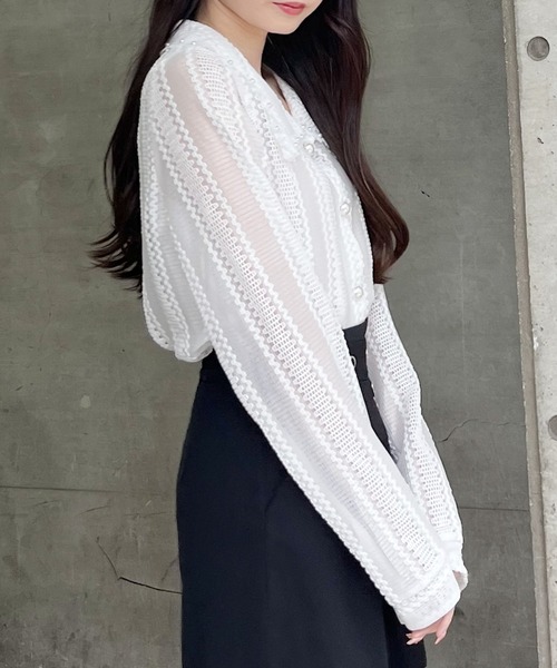 MIIA（ミーア）の「パール釦レースカーディガン（カーディガン/ボレロ・レディース・ブラック/ベージュ/オフホワイト・FREE）」の10枚目の写真