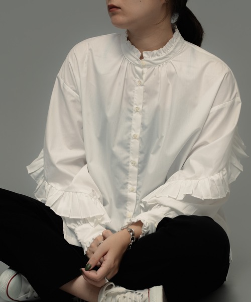 ottilie(オティーリエ)の「【 ottilie / オティーリエ 】 フリルブラウス(シャツ/ブラウス・レディース・オフホワイト/ブラック・FREE)」の2枚目の写真