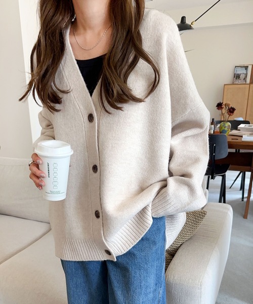 andme（アンドミー）の「【新色追加】Vネック長袖ニットカーディガン（カーディガン/ボレロ・レディース・オートミール/チャコールグレー/グレイッシュベージュ/ベージュ/オレンジ/ラベンダー/ネイビー/ライム/ブラウン/レッド/グレー/ブラック/カーキ系/イエロー/ブルー/オフホワイト・F(M)）」の19枚目の写真