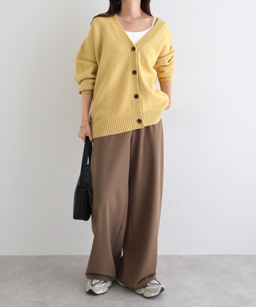 andme（アンドミー）の「【新色追加】Vネック長袖ニットカーディガン（カーディガン/ボレロ・レディース・オートミール/チャコールグレー/グレイッシュベージュ/ベージュ/オレンジ/ラベンダー/ネイビー/ライム/ブラウン/レッド/グレー/ブラック/カーキ系/イエロー/ブルー/オフホワイト・F(M)）」の21枚目の写真