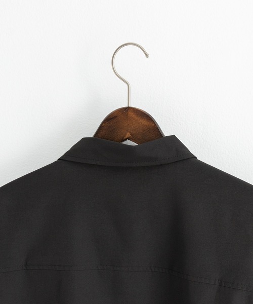 Rocky Monroe（ロッキーモンロー）の「新色追加 オーバーサイズ レギュラーカラーストレッチ長袖シャツ（シャツ/ブラウス・メンズ・ホワイト/ブラック/ネイビー/バーガンディー/ブルーグリーン/グレイッシュベージュ/チャコール/ブルー/グレー/ダークパープル/ブルーグレー/カーキ/グレー系・M/XL/L）」の19枚目の写真