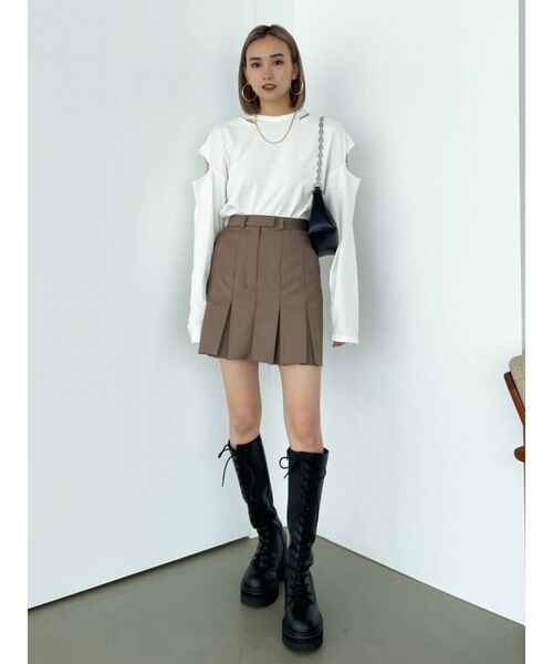 EMODA（エモダ）の「ヘムカットプリーツミニスカート（スカート・レディース・ブラック/ベージュ・SMALL/MEDIUM）」の10枚目の写真