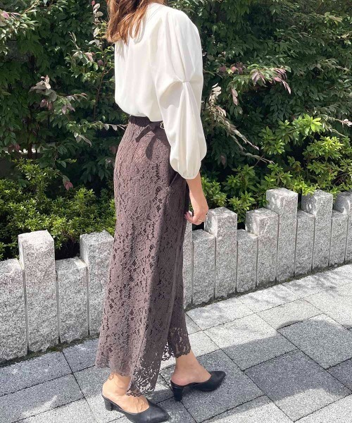 12Twelve Agenda(トゥエルブ アジェンダ)の「スクエアネックデザインスリーブブラウス(シャツ/ブラウス・レディース・ベージュ/ネイビー/ブラウン/オフホワイト・M)」の11枚目の写真