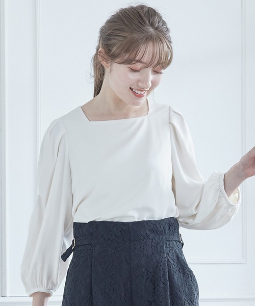 12Twelve Agenda(トゥエルブ アジェンダ)の「スクエアネックデザインスリーブブラウス(シャツ/ブラウス・レディース・ベージュ/ネイビー/ブラウン/オフホワイト・M)」の15枚目の写真