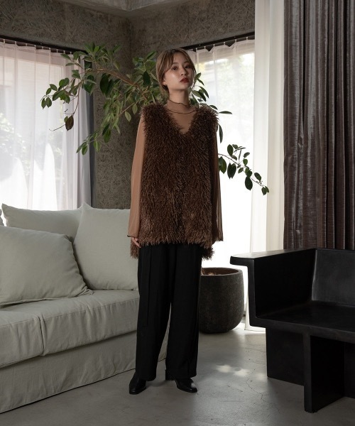 Amiur（エミレ）の「side belt fur vest（ベスト・レディース・ベージュ/ブラウン・FREE）」の14枚目の写真