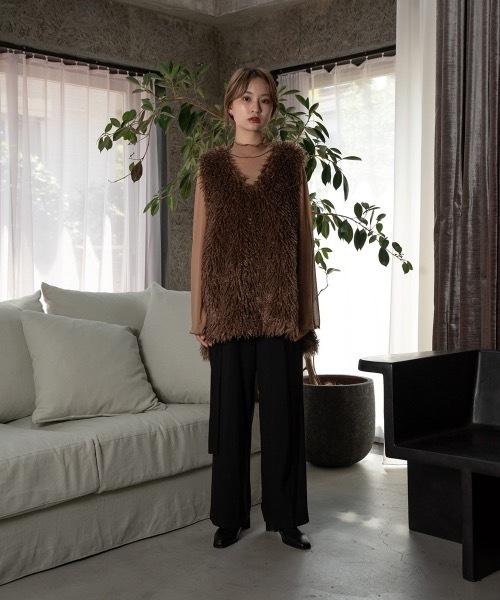 Amiur（エミレ）の「side belt fur vest（ベスト・レディース・ベージュ/ブラウン・FREE）」の15枚目の写真