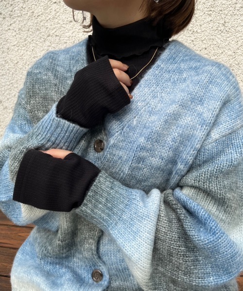 nemne store(ネンネストア)の「【低身長用サイズあり】指穴開きタートルネックニットソー(ニット/セーター・レディース・ブラック/ブラウン/オレンジ/ブルー/アイボリー/ピンク/ライトブルー・SMALL/MEDIUM)」の3枚目の写真