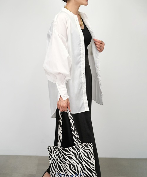 ＡＮＤＪ（アンドジェイ）の「【2022/AW】バンドカラーBIGシャツ ストライプシャツ（シャツ/ブラウス・レディース・ブルー/ホワイト/ブラック・M）」の6枚目の写真