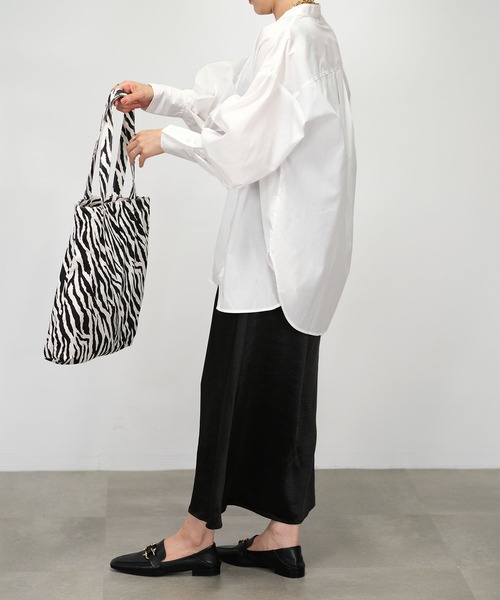 ＡＮＤＪ（アンドジェイ）の「【2022/AW】バンドカラーBIGシャツ ストライプシャツ（シャツ/ブラウス・レディース・ブルー/ホワイト/ブラック・M）」の18枚目の写真