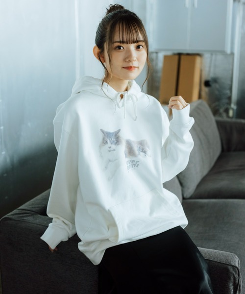 TITTY&CO.（ティティーアンドコー）の「TITTY&CO. × overprint cat print over size parker（パーカー・レディース・ホワイト/ブラック・MEDIUM/LARGE）」の2枚目の写真