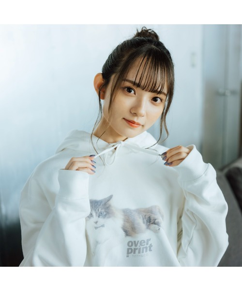 TITTY&CO.（ティティーアンドコー）の「TITTY&CO. × overprint cat print over size parker（パーカー・レディース・ホワイト/ブラック・MEDIUM/LARGE）」の3枚目の写真