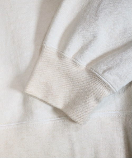 NutmegMills（ナツメグミルズ）の「NUTMEG MILLS/ナツメグミルズ 90S CLASSIC CREW SWEAT PIGMENT クラシッククルースウェットピグメントユニセックス（スウェット・メンズ・ダークネイビー/パープル/オフホワイト/グリーン/ダークブラウン・LARGE/MEDIUM）」の10枚目の写真