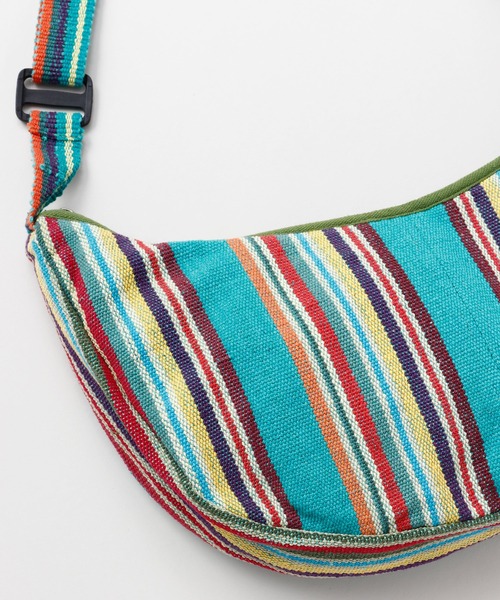 チャイハネ（チャイハネ）の「【チャイハネ】ネパール手織りコットンクレセントバッグ（ショルダーバッグ・メンズ・ホワイト/パープル/ホワイト×ブルー/イエロー系その他/レッド系その他/ブルー/ブルー系その他/グリーン/レッド/ダークブルー/グリーン系その他・FREE）」の19枚目の写真