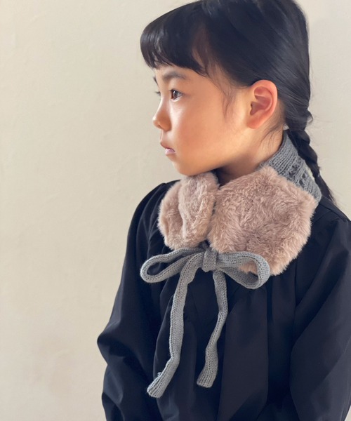 Bambin（ボンバン）の「【 Bambin / ボンバン 】 ケーブル編み ニット イヤーマフ / ファー 付け襟（イヤーマフ・キッズ・ベージュ/ピンク/カーキ/ブラウン/グレー/ブラック・FREE）」の3枚目の写真