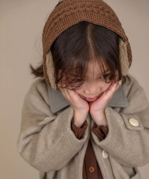 Bambin（ボンバン）の「【 Bambin / ボンバン 】 ケーブル編み ニット イヤーマフ / ファー 付け襟（イヤーマフ・キッズ・ベージュ/ピンク/カーキ/ブラウン/グレー/ブラック・FREE）」の22枚目の写真
