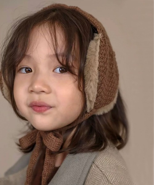 Bambin（ボンバン）の「【 Bambin / ボンバン 】 ケーブル編み ニット イヤーマフ / ファー 付け襟（イヤーマフ・キッズ・ベージュ/ピンク/カーキ/ブラウン/グレー/ブラック・FREE）」の17枚目の写真