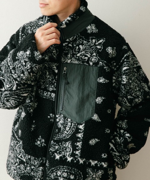 ITEMS URBANRESEARCH(アイテムズ アーバンリサーチ)の「バンダナ柄 ZIP UP ボアブルゾン(ブルゾン・メンズ・グレー/オフホワイト/ブラック・MEDIUM/LARGE)」の3枚目の写真