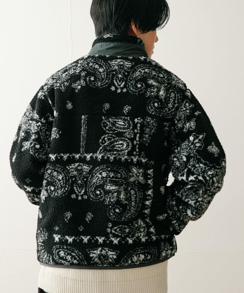ITEMS URBANRESEARCH(アイテムズ アーバンリサーチ)の「バンダナ柄 ZIP UP ボアブルゾン(ブルゾン・メンズ・グレー/オフホワイト/ブラック・MEDIUM/LARGE)」の4枚目の写真