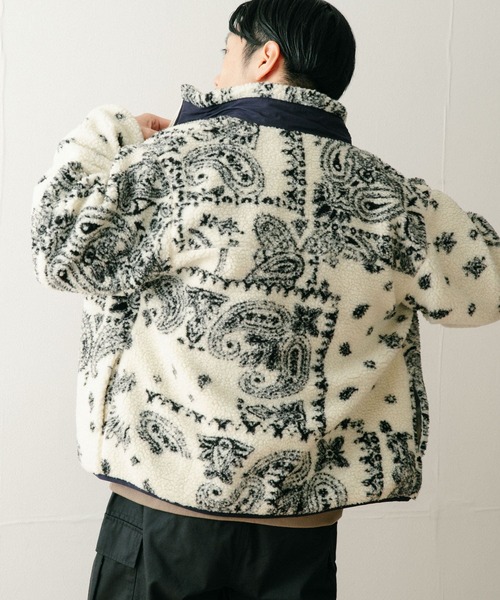 ITEMS URBANRESEARCH(アイテムズ アーバンリサーチ)の「バンダナ柄 ZIP UP ボアブルゾン(ブルゾン・メンズ・グレー/オフホワイト/ブラック・MEDIUM/LARGE)」の11枚目の写真