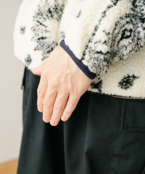 ITEMS URBANRESEARCH(アイテムズ アーバンリサーチ)の「バンダナ柄 ZIP UP ボアブルゾン(ブルゾン・メンズ・グレー/オフホワイト/ブラック・MEDIUM/LARGE)」の20枚目の写真