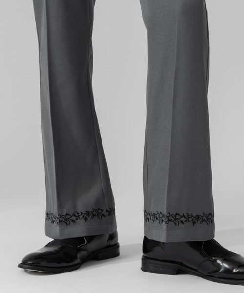 Adoon plain（アドーンプレーン）の「【Adoon plain】刺繍フレアパンツ（スラックス・メンズ・グレー/ブラック・SMALL/MEDIUM/LARGE）」の15枚目の写真