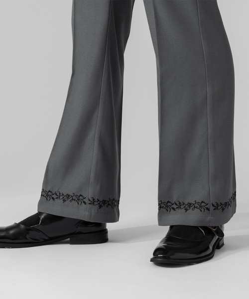 Adoon plain（アドーンプレーン）の「【Adoon plain】刺繍フレアパンツ（スラックス・メンズ・グレー/ブラック・SMALL/MEDIUM/LARGE）」の16枚目の写真