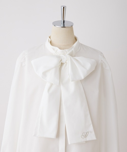 one after another NICE CLAUP(ワンアフターアナザーナイスクラップ)の「ヴィンテージガーリーなスタイリングに/刺繍ボウタイブラウス(シャツ/ブラウス・レディース・サックスブルー系/ブラック/オフホワイト/ピンク/ストライプ・FREE)」の21枚目の写真