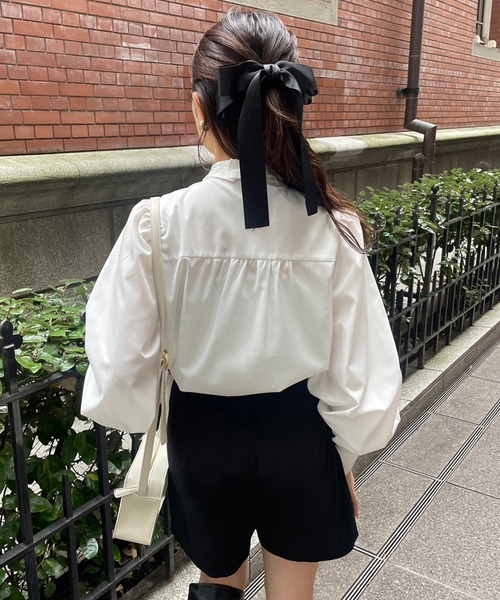 one after another NICE CLAUP(ワンアフターアナザーナイスクラップ)の「ヴィンテージガーリーなスタイリングに/刺繍ボウタイブラウス(シャツ/ブラウス・レディース・サックスブルー系/ブラック/オフホワイト/ピンク/ストライプ・FREE)」の10枚目の写真